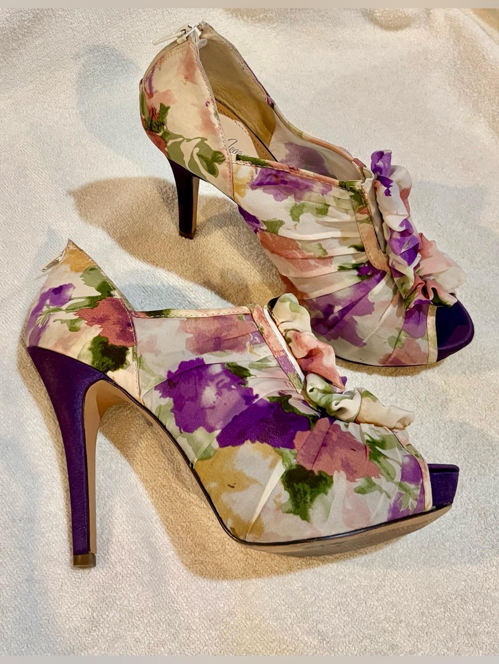 Jacqueline Ferrar Floral Purple Peep-Toe High Heels SZ 10